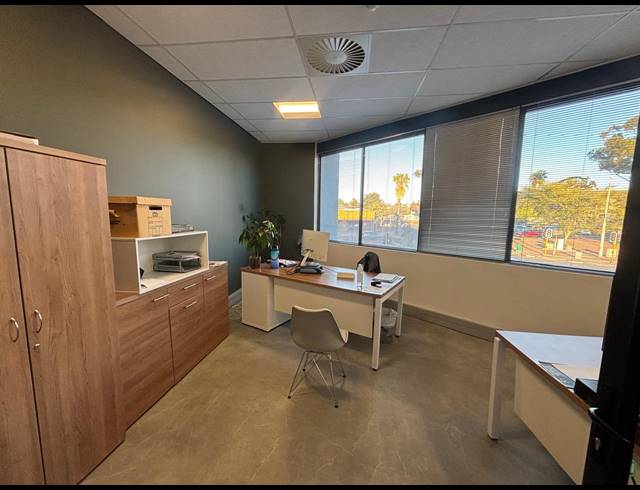 765M² OFFICE TO LET IN DURBANVILLE CENTRAL